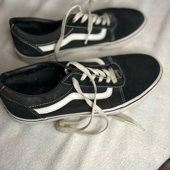 Youth Vans Size 7 - Picture 3 of 7